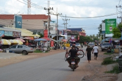Une rue du village de Samrong