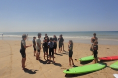 Les cours de surf avec le moniteur diplômé