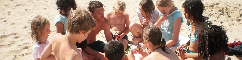Uno à la plage avec le directeur
