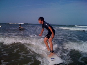 Mon enfant se jette à l'eau en surf